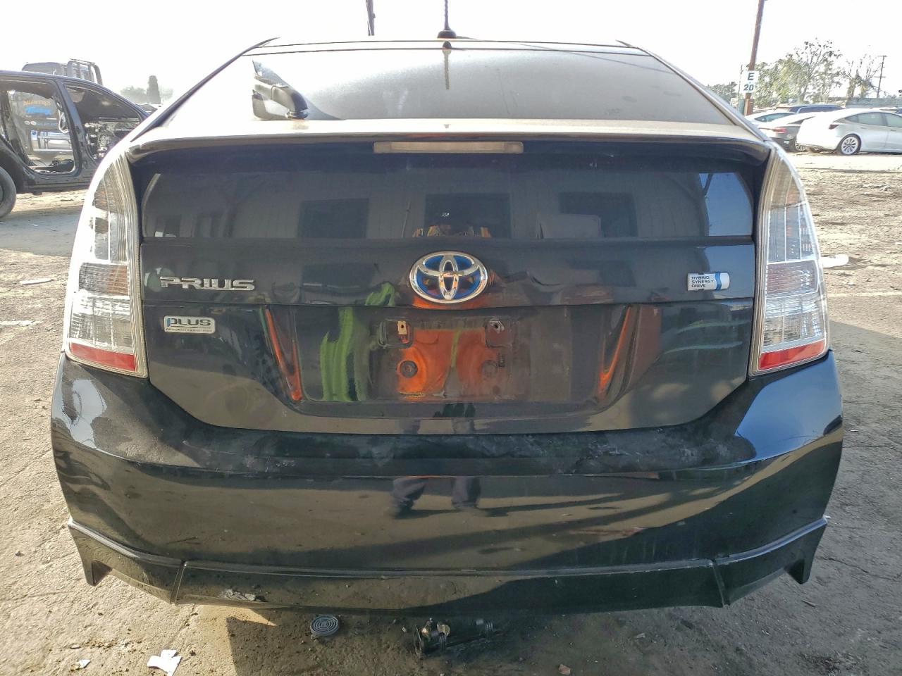 2011 TOYOTA PRIUS photo 6