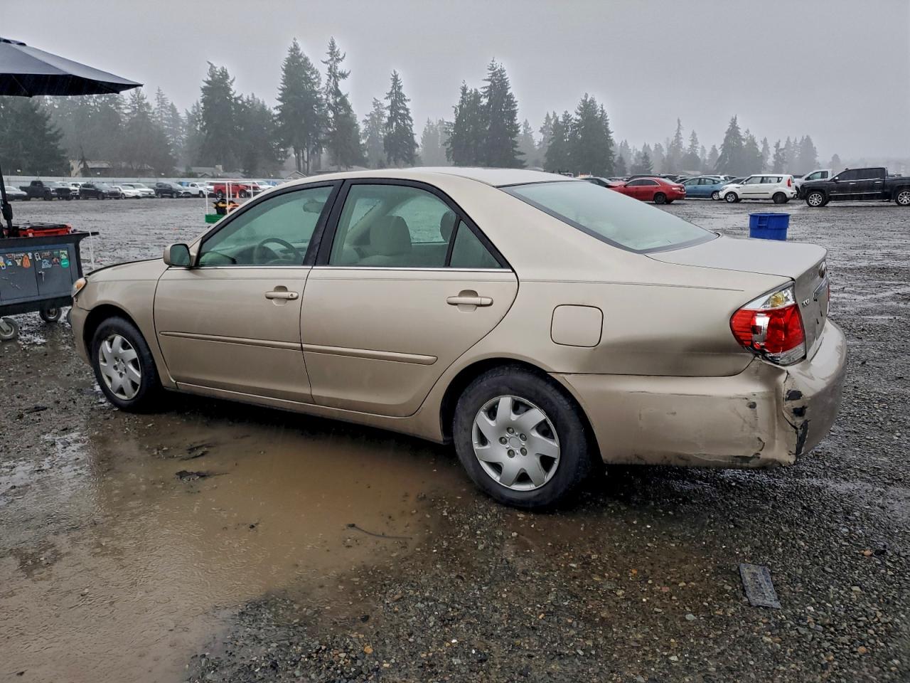 2005 TOYOTA CAMRY LE photo 2