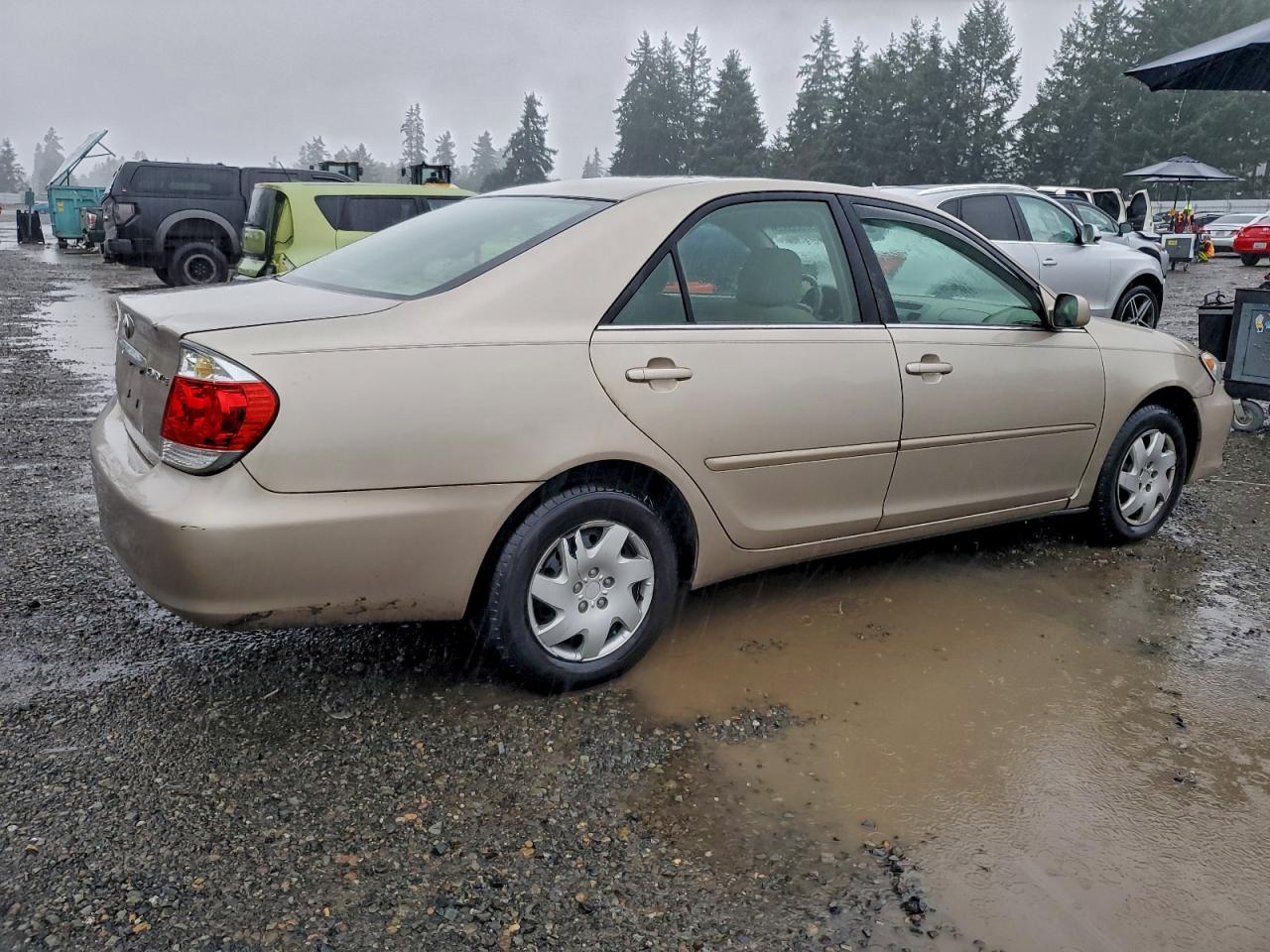 2005 TOYOTA CAMRY LE photo 3