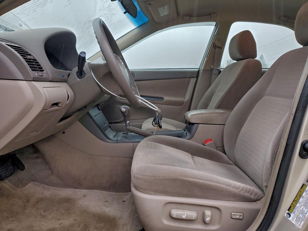 2005 TOYOTA CAMRY LE photo 7