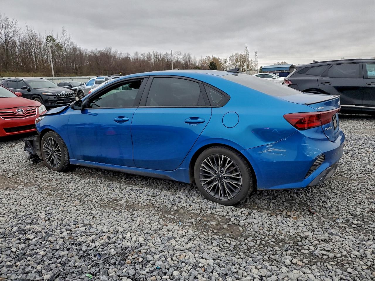 2023 KIA FORTE GT LINE photo 2