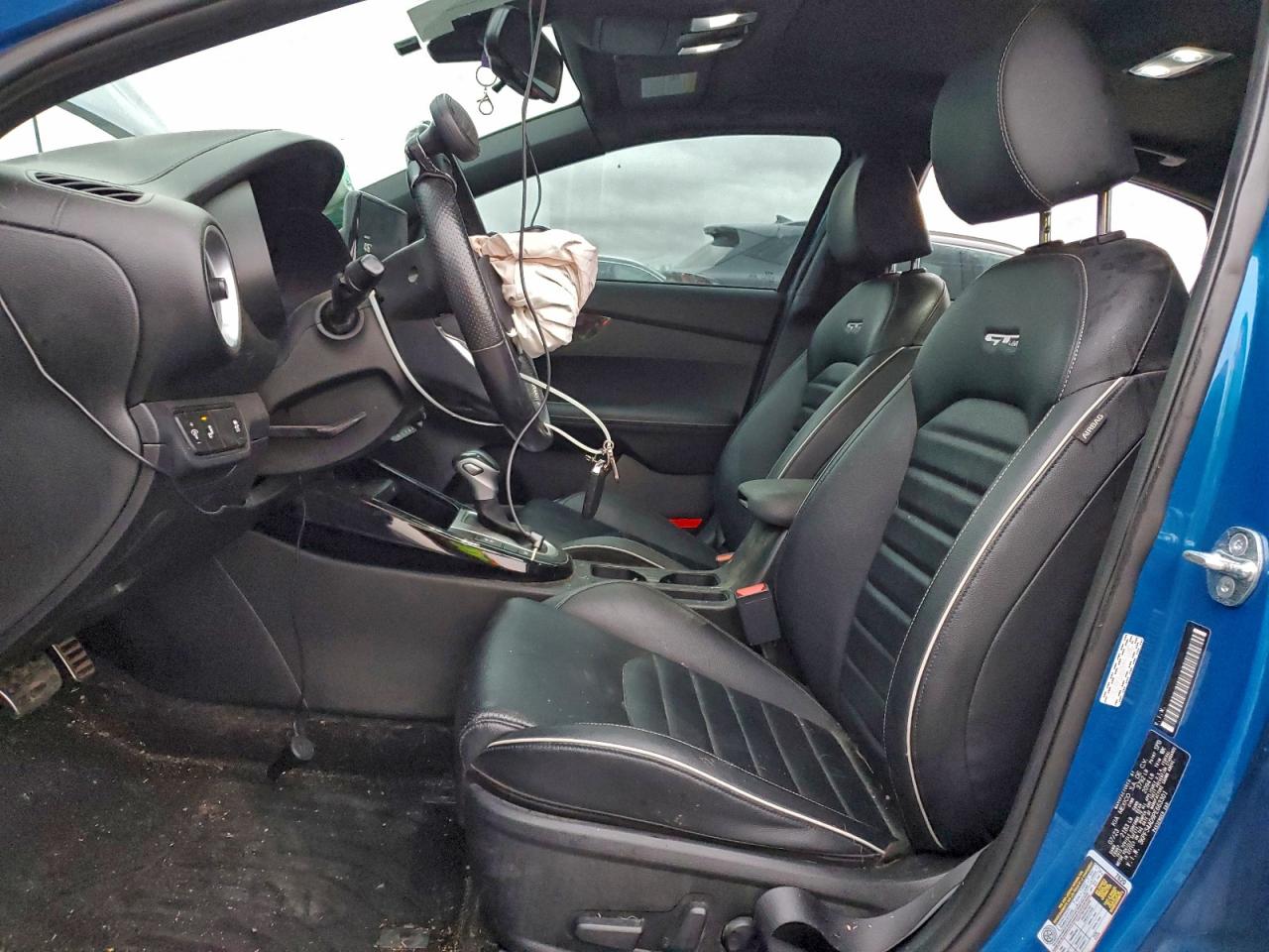 2023 KIA FORTE GT LINE photo 7