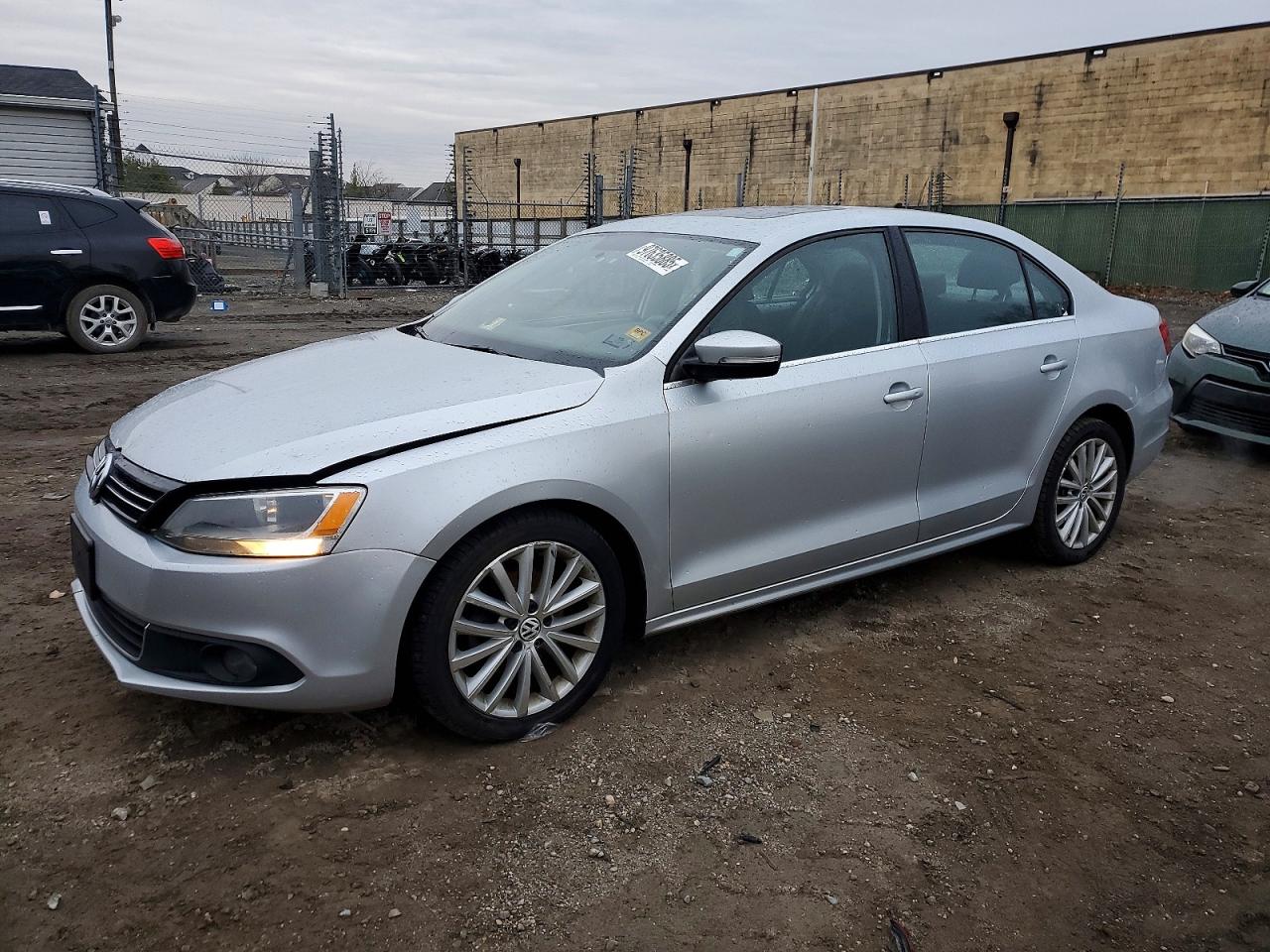 2011 VOLKSWAGEN JETTA