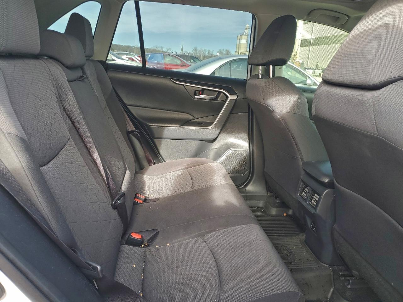 2019 TOYOTA RAV4 XLE photo 11