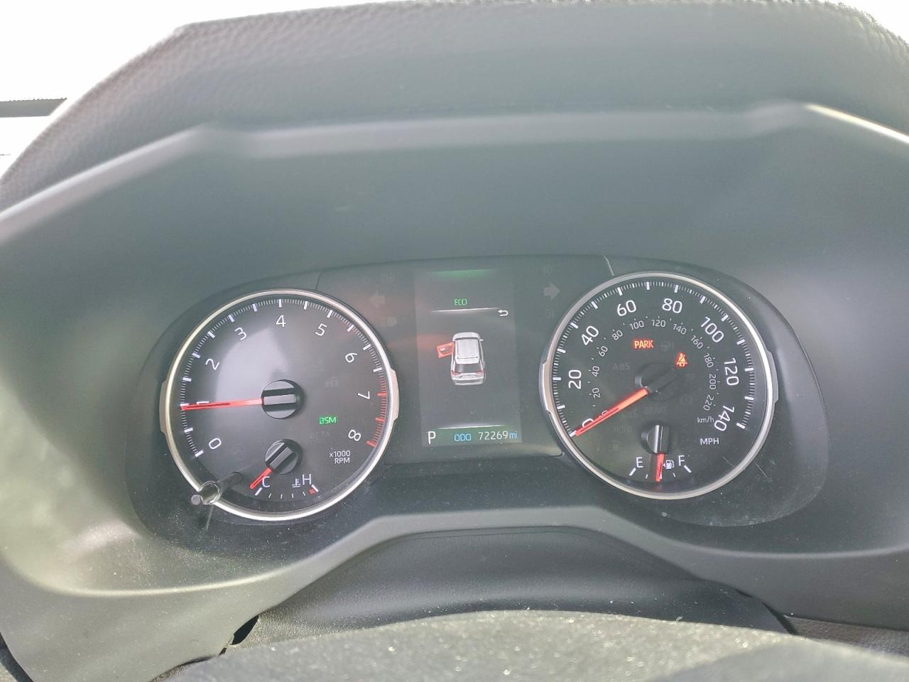2019 TOYOTA RAV4 XLE photo 9