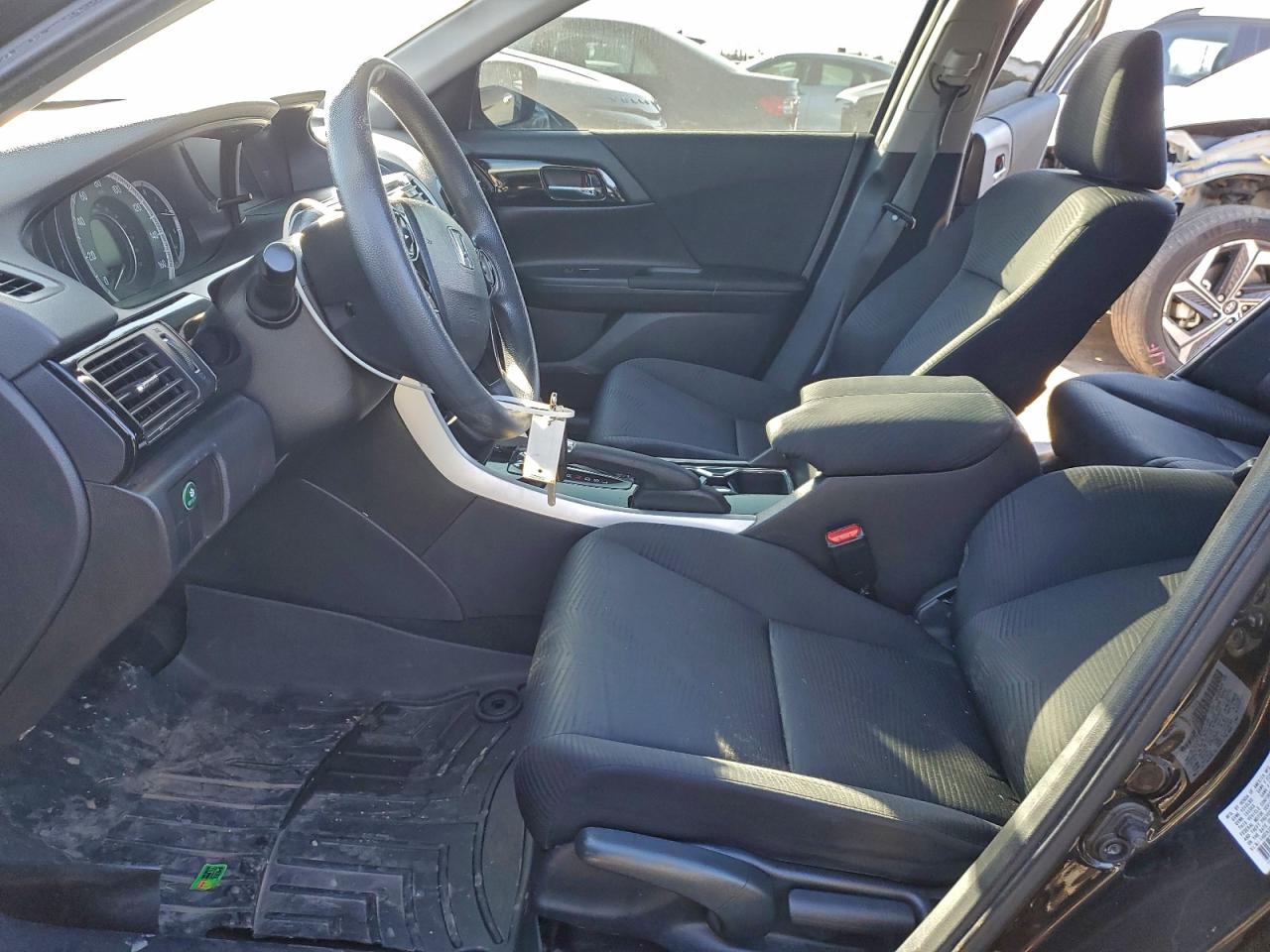 2016 HONDA ACCORD LX photo 13
