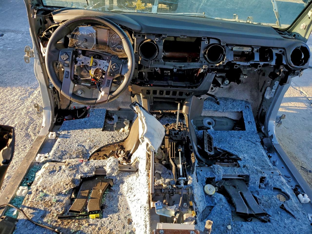 2019 TOYOTA TACOMA photo 22