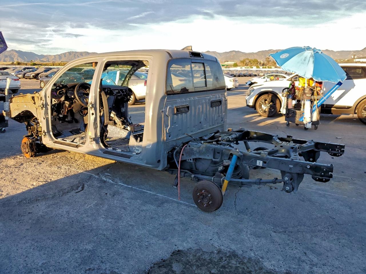 2019 TOYOTA TACOMA photo 4