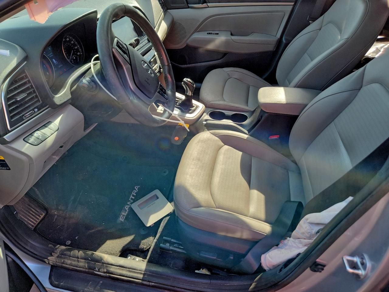 2017 HYUNDAI ELANTRA SE photo 7