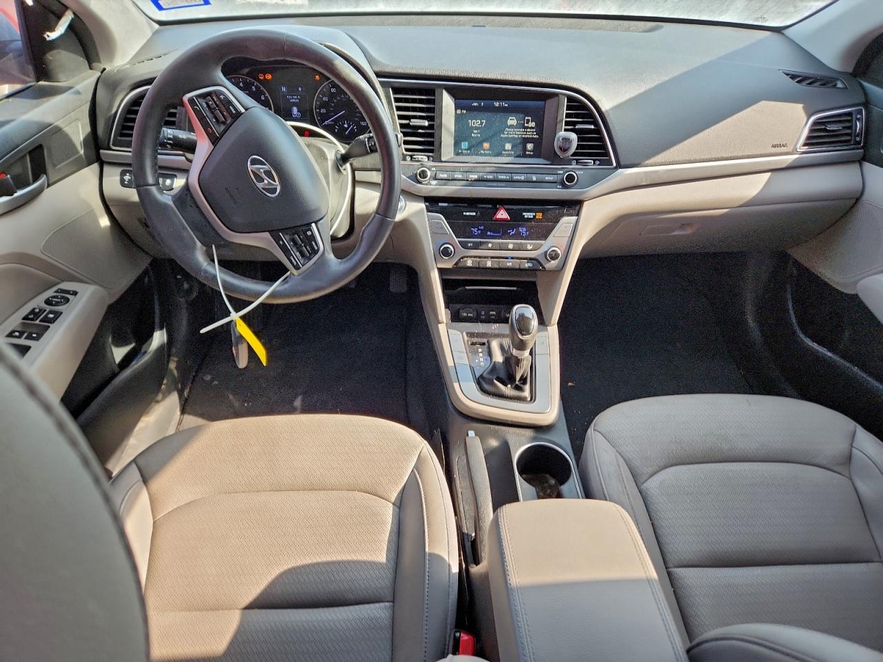 2017 HYUNDAI ELANTRA SE photo 8