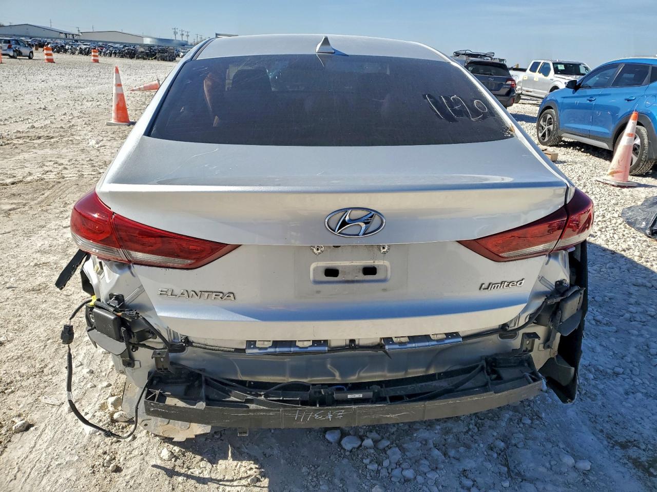 2017 HYUNDAI ELANTRA SE photo 6