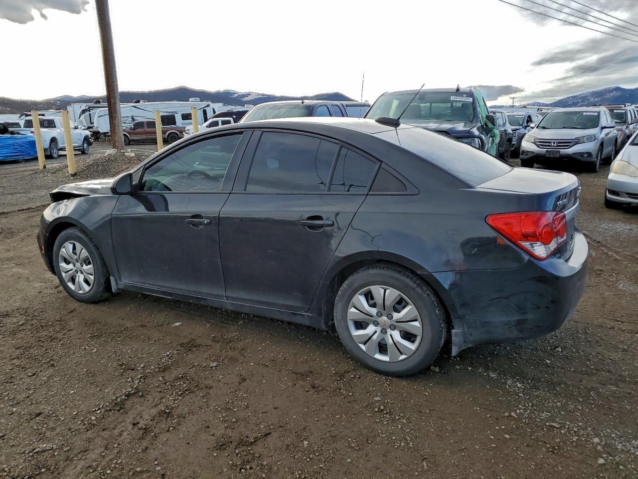 2015 CHEVROLET CRUZE LS photo 2