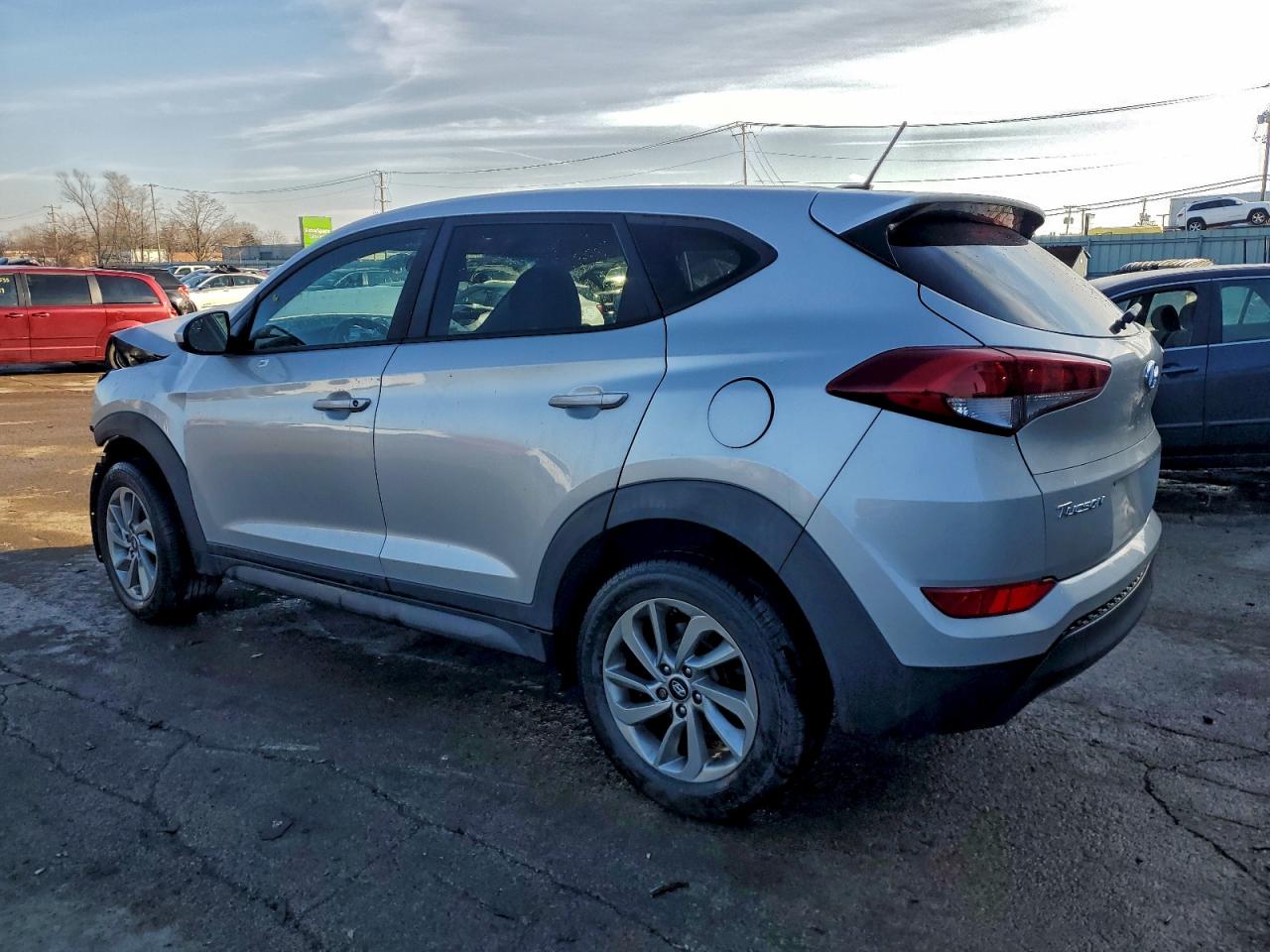 2016 HYUNDAI TUCSON SE photo 2