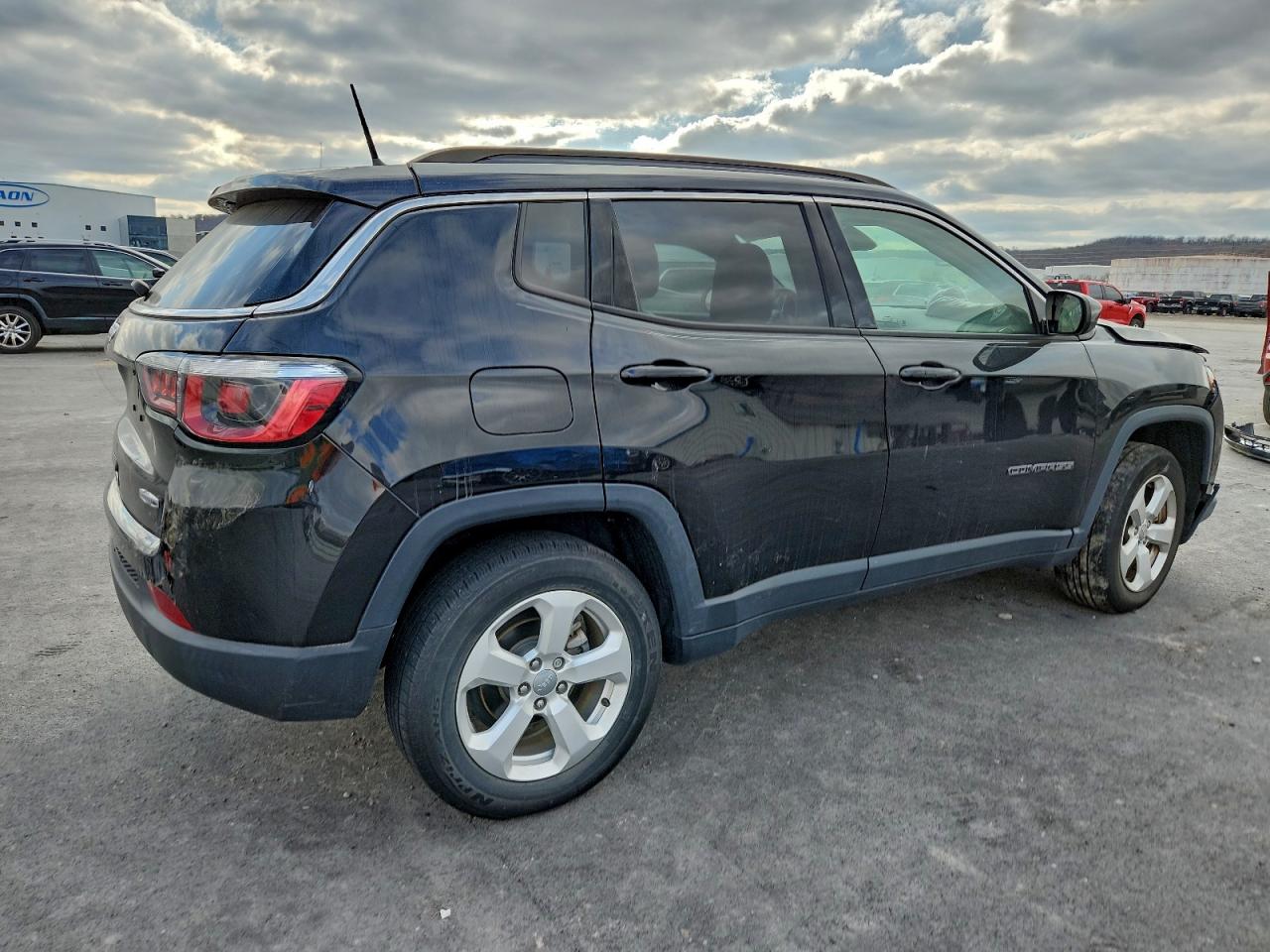 2017 JEEP COMPASS LATITUDE photo 3