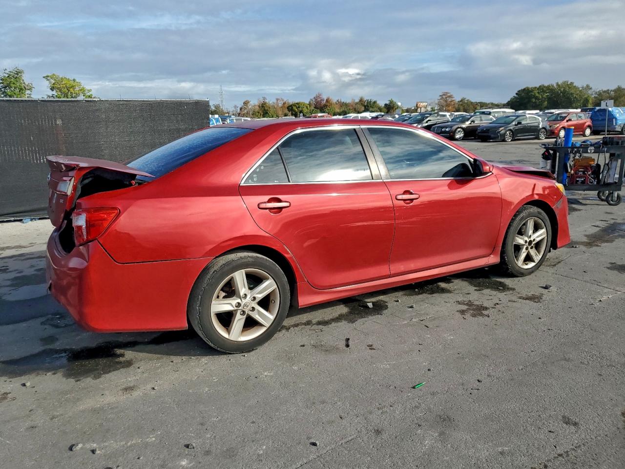 2014 TOYOTA CAMRY L photo 3