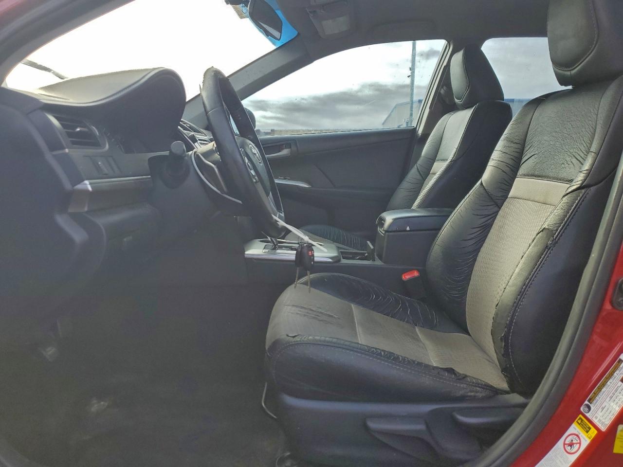 2014 TOYOTA CAMRY L photo 7