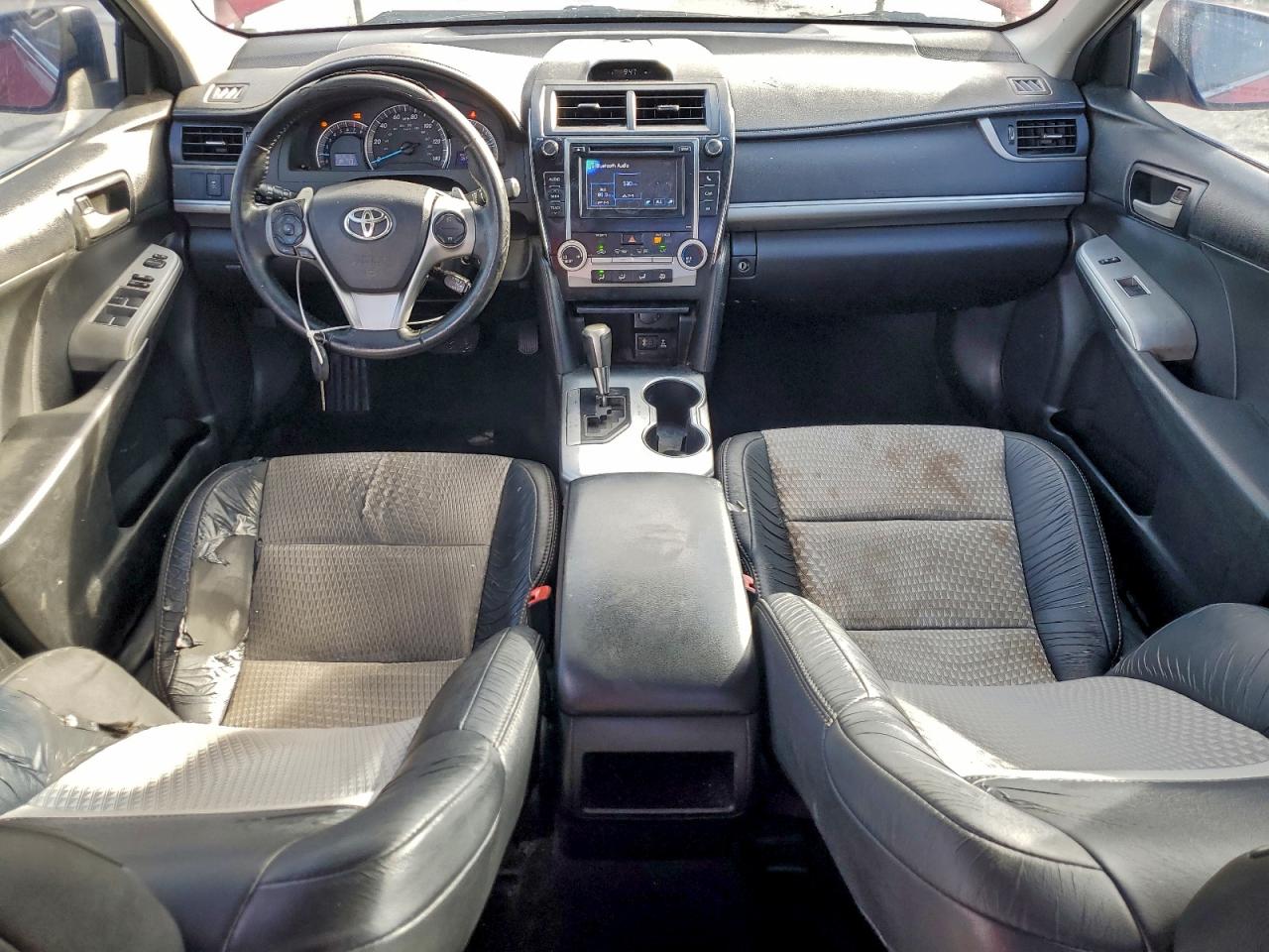2014 TOYOTA CAMRY L photo 8
