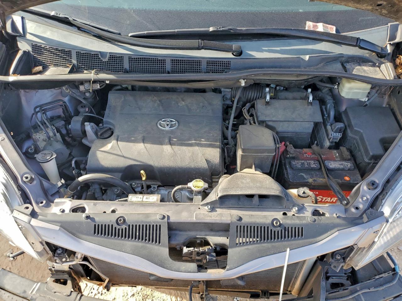 2015 TOYOTA SIENNA XLE photo 12
