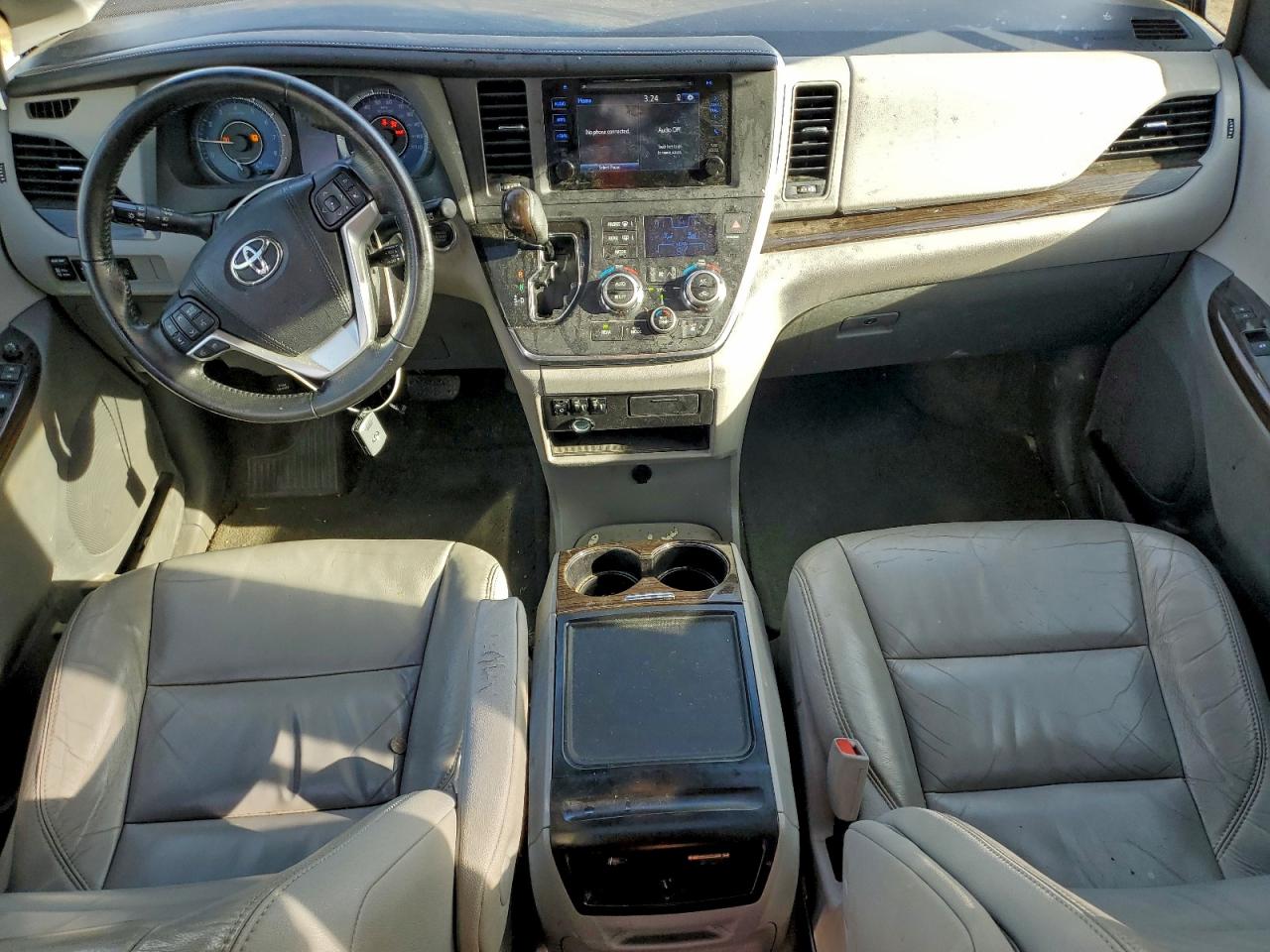 2015 TOYOTA SIENNA XLE photo 8