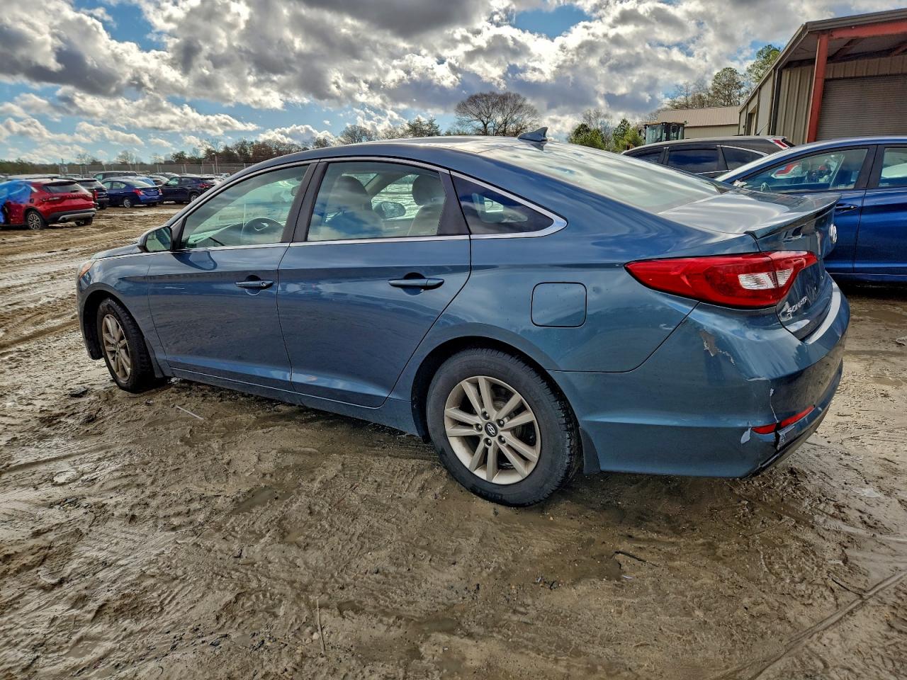 2015 HYUNDAI SONATA SE photo 2