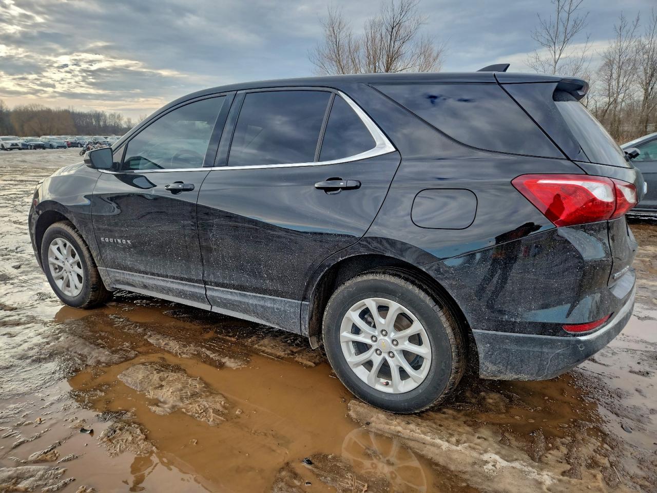 2018 CHEVROLET EQUINOX LT photo 2
