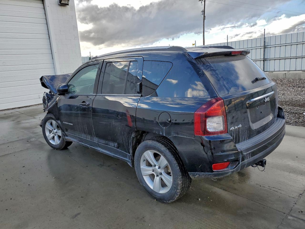 2017 JEEP COMPASS LATITUDE photo 2