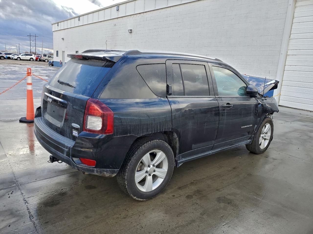 2017 JEEP COMPASS LATITUDE photo 3