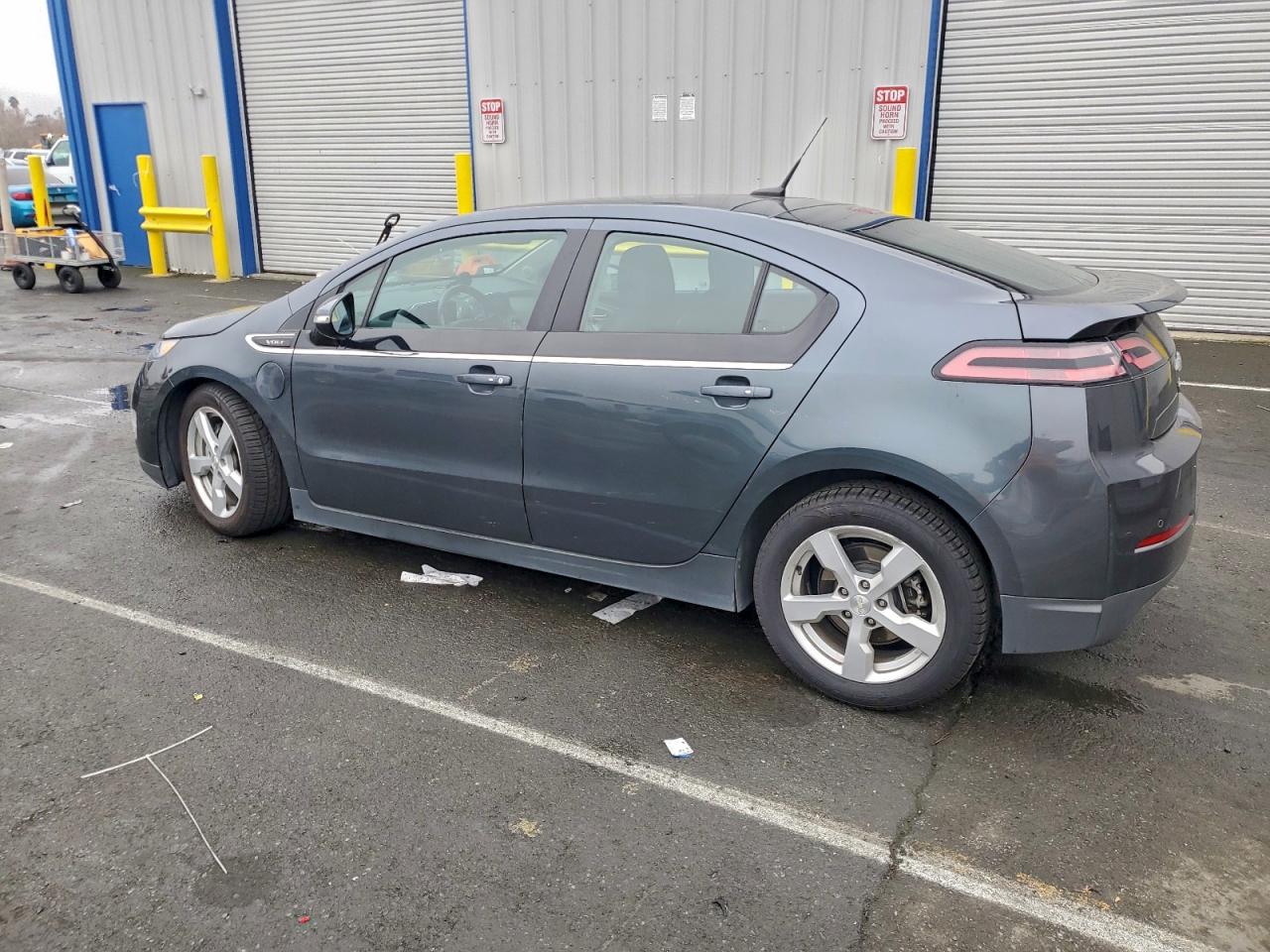 2013 CHEVROLET VOLT photo 2