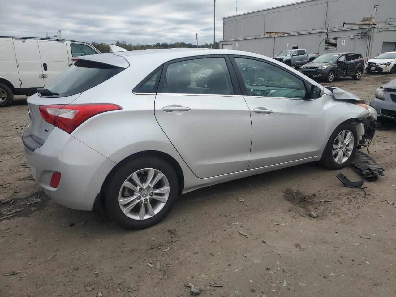 2013 HYUNDAI ELANTRA GT photo 3