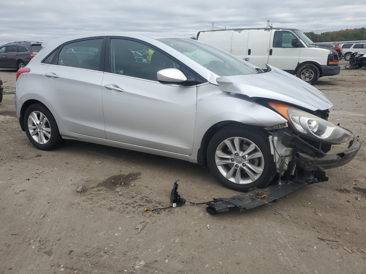 2013 HYUNDAI ELANTRA GT photo 4