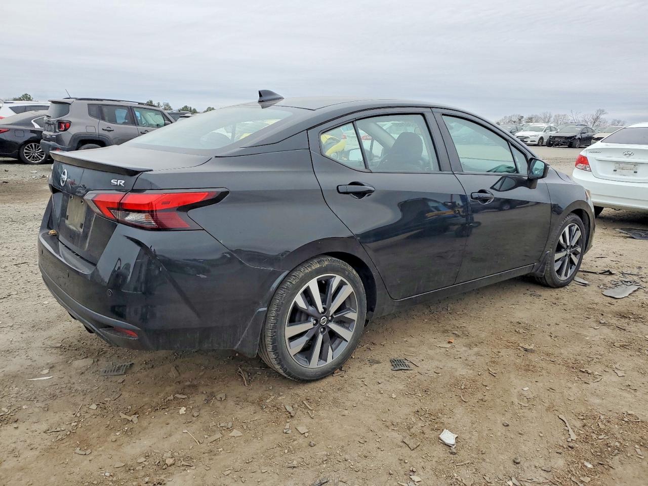 2020 NISSAN VERSA SR photo 3
