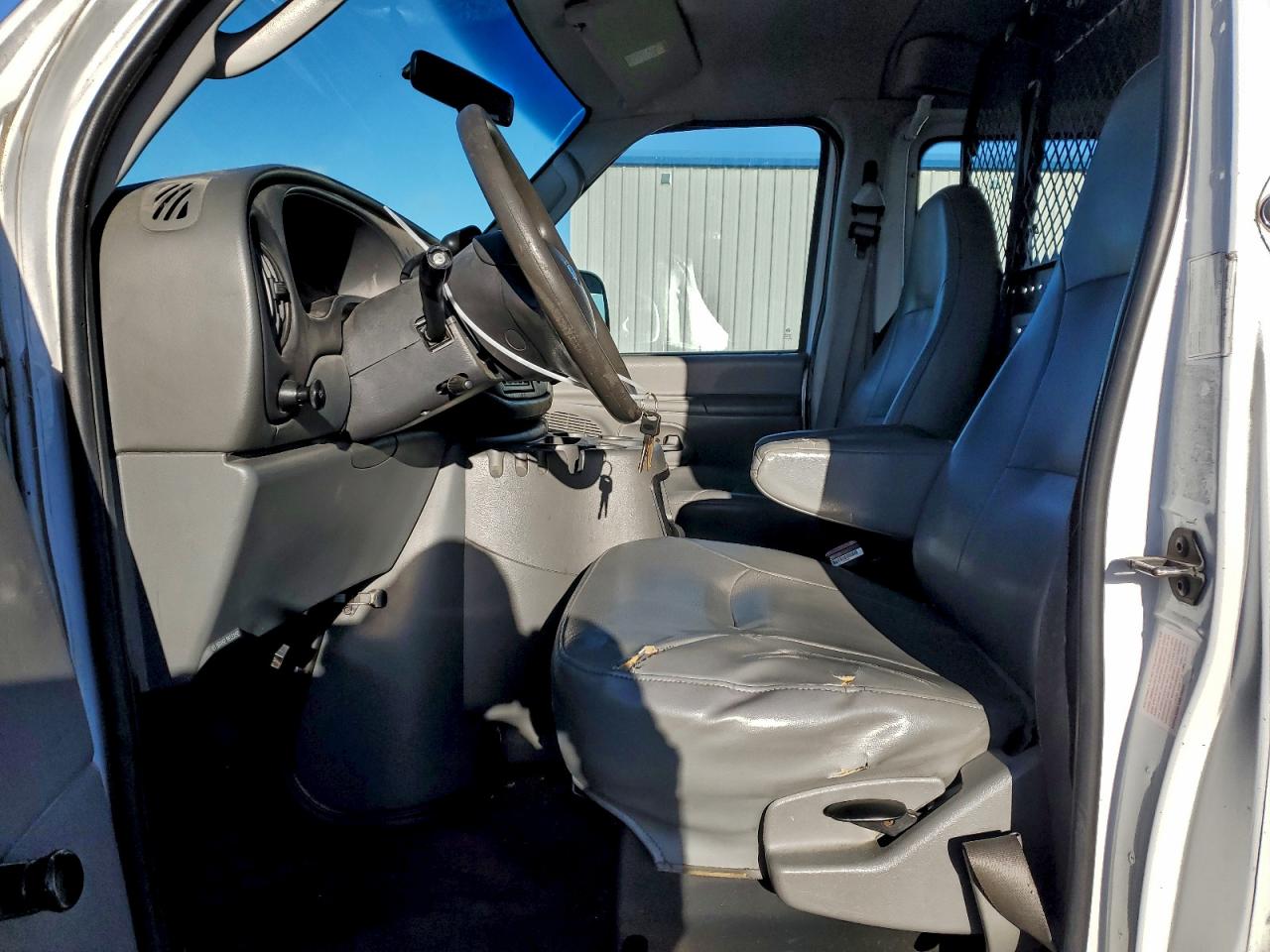 2003 FORD E250 DELIVERY VAN photo 7