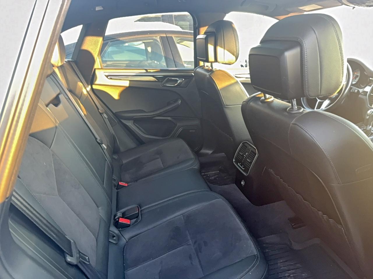 2016 PORSCHE MACAN S photo 6