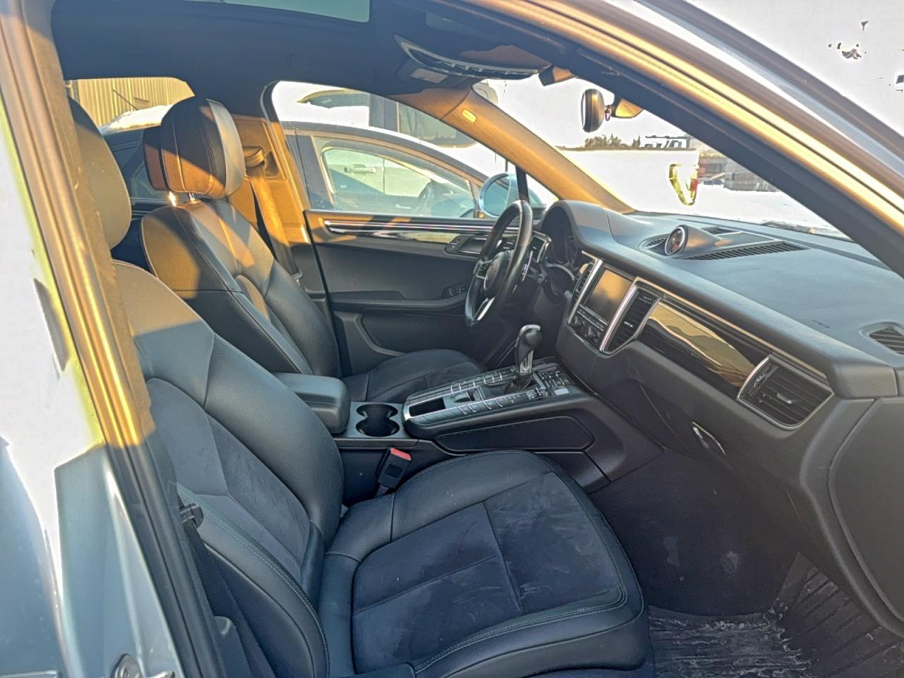 2016 PORSCHE MACAN S photo 5