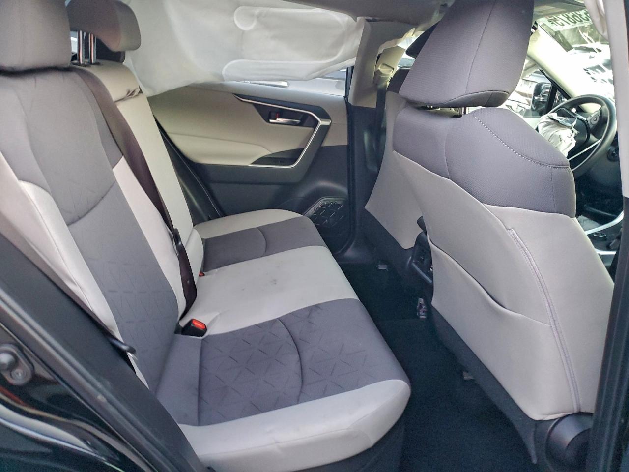 2022 TOYOTA RAV4 XLE photo 11