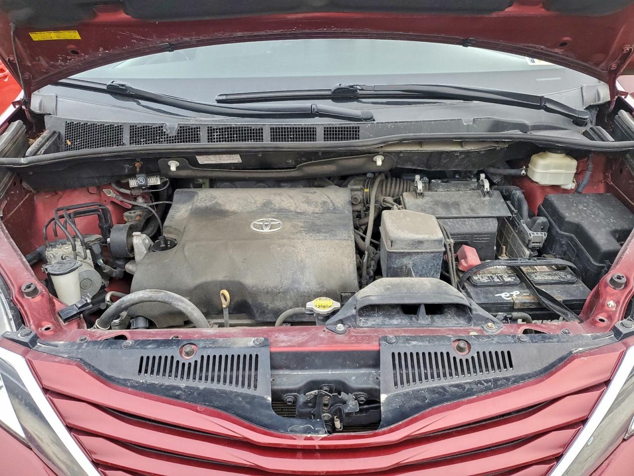 2016 TOYOTA SIENNA LE photo 12