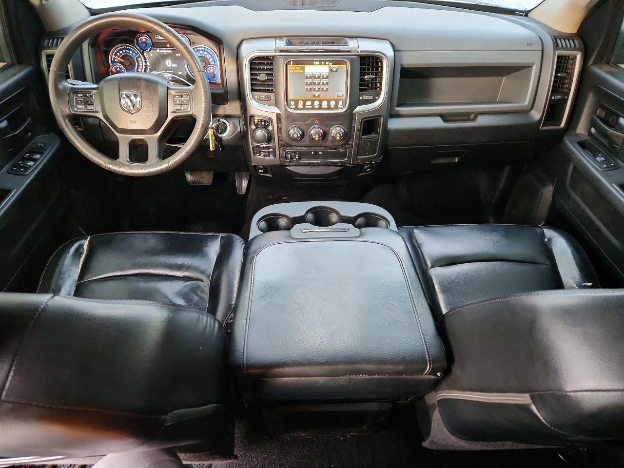 2017 RAM 1500 ST photo 8