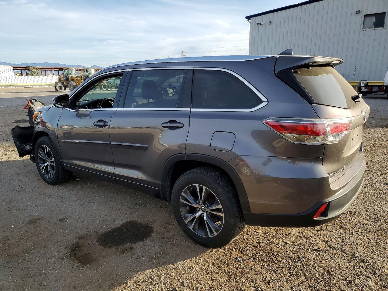 2016 TOYOTA HIGHLANDER XLE photo 2
