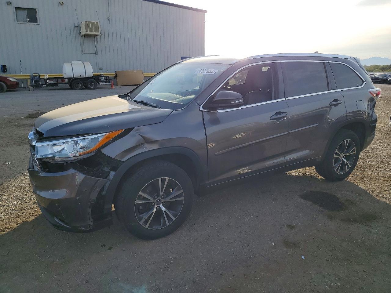 2016 TOYOTA HIGHLANDER