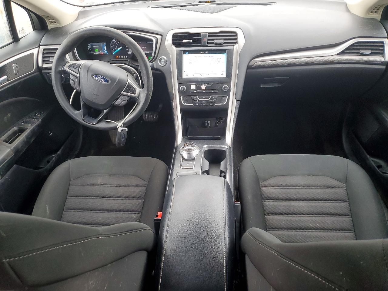 2019 FORD FUSION SE photo 8