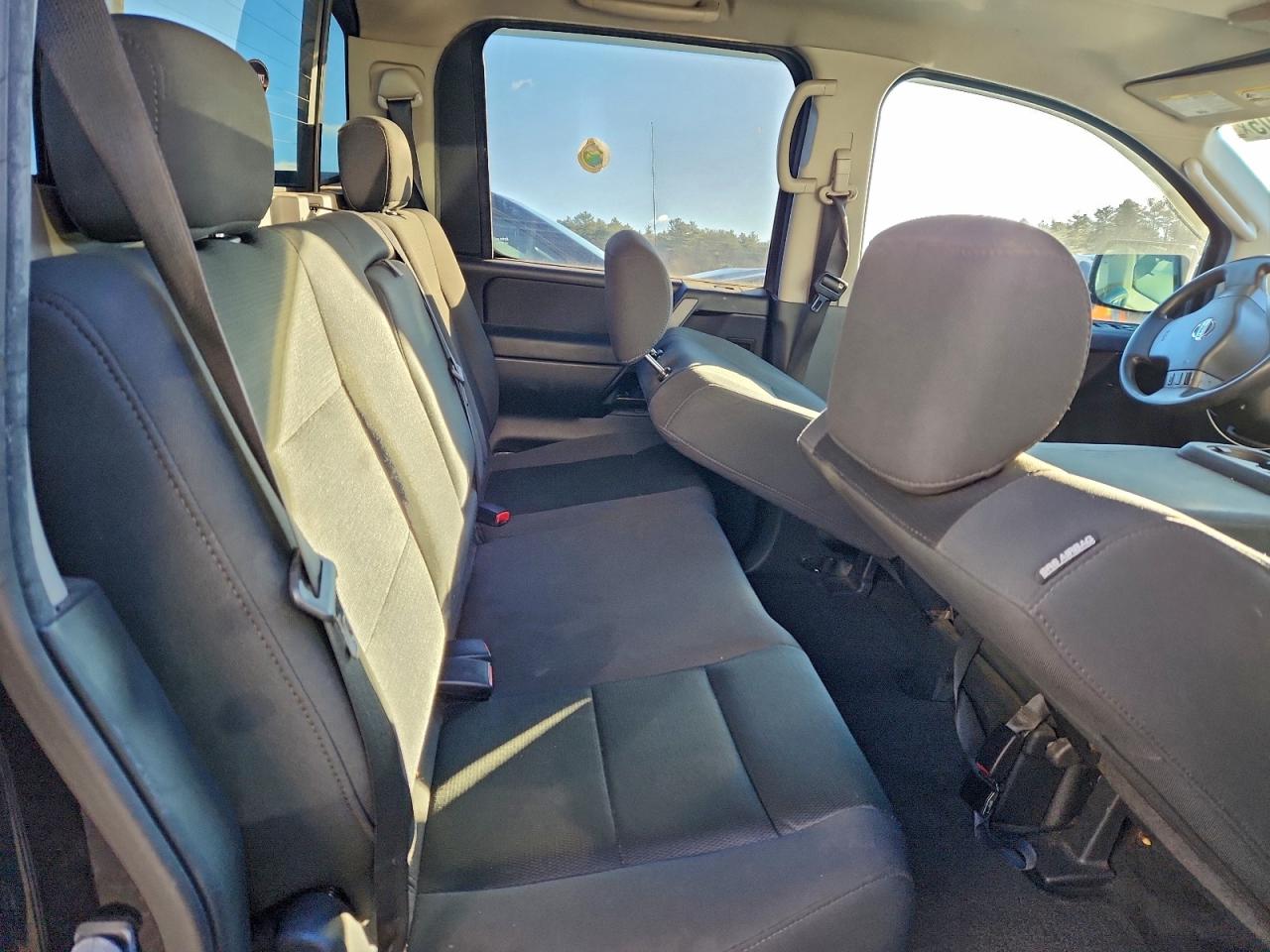2011 NISSAN TITAN S photo 10
