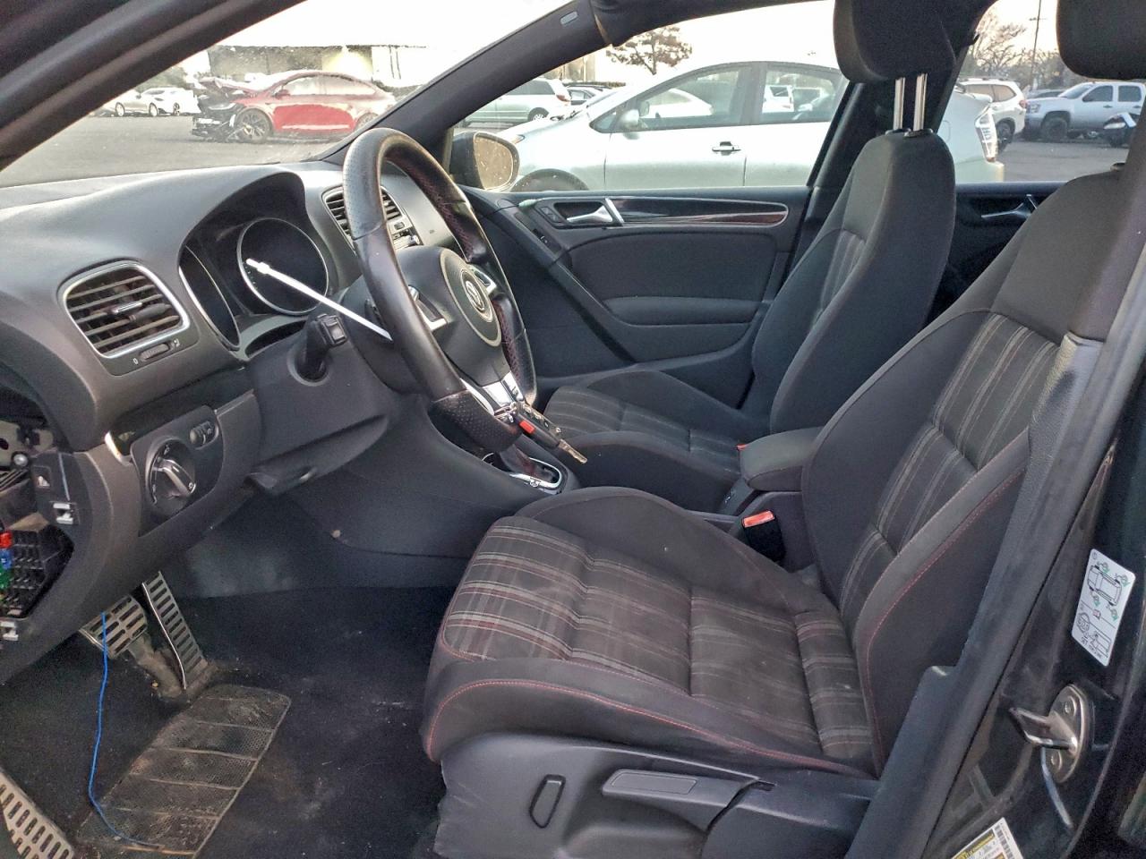 2011 VOLKSWAGEN GTI photo 19