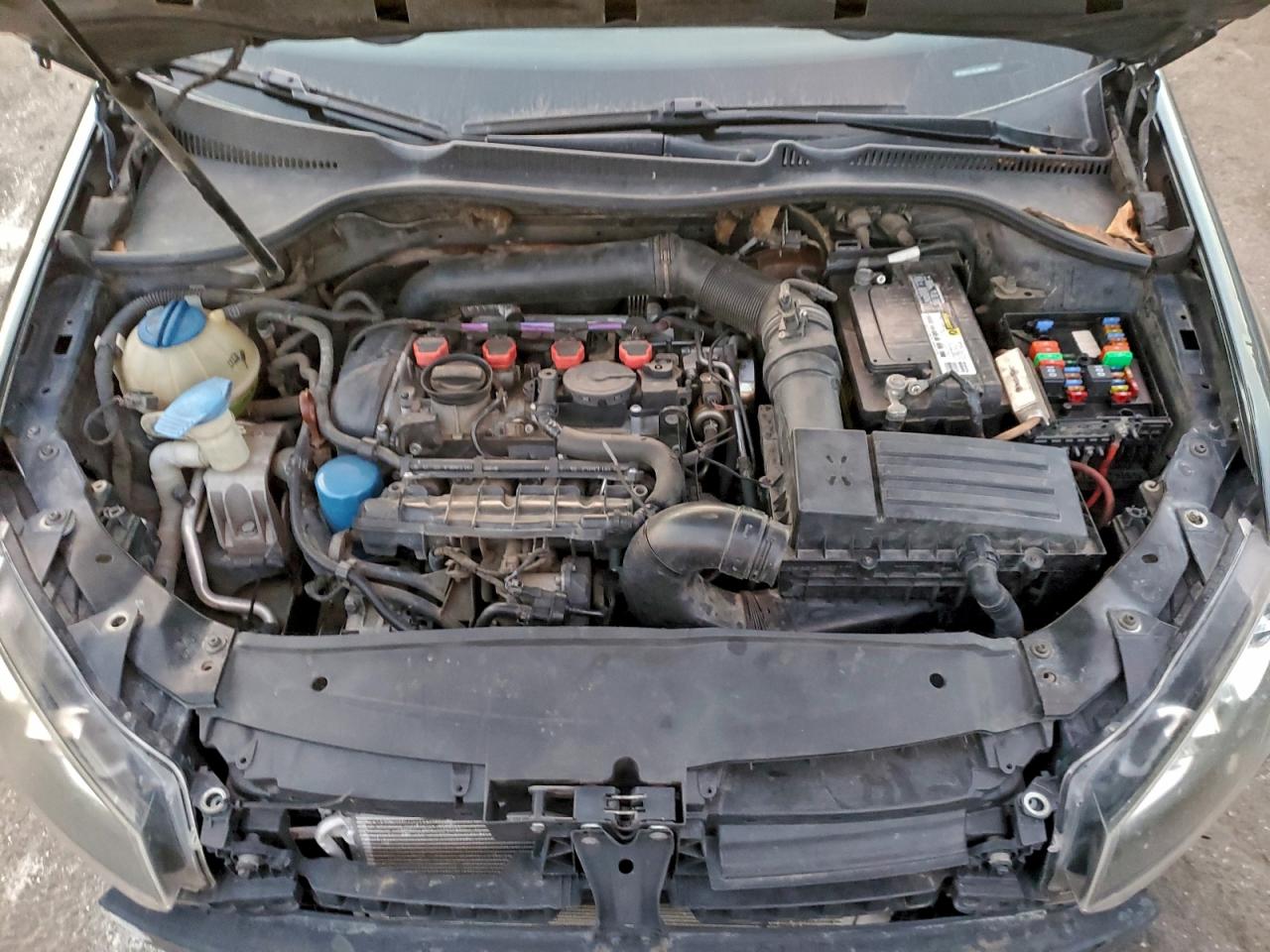 2011 VOLKSWAGEN GTI photo 31