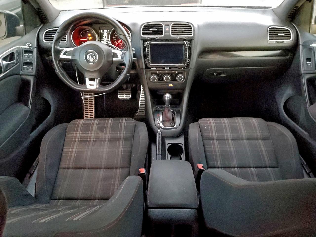 2011 VOLKSWAGEN GTI photo 22