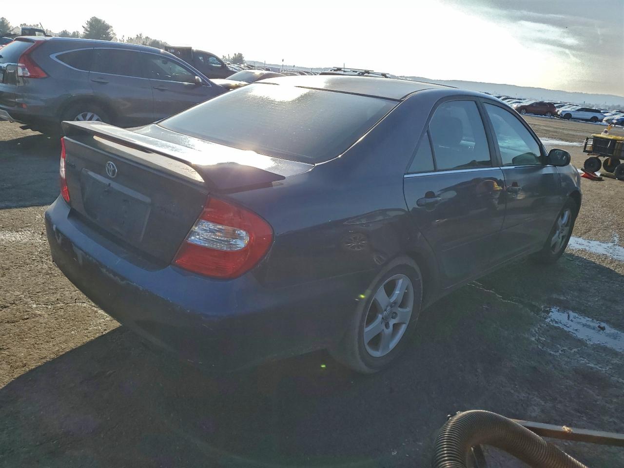 2003 TOYOTA CAMRY LE photo 3