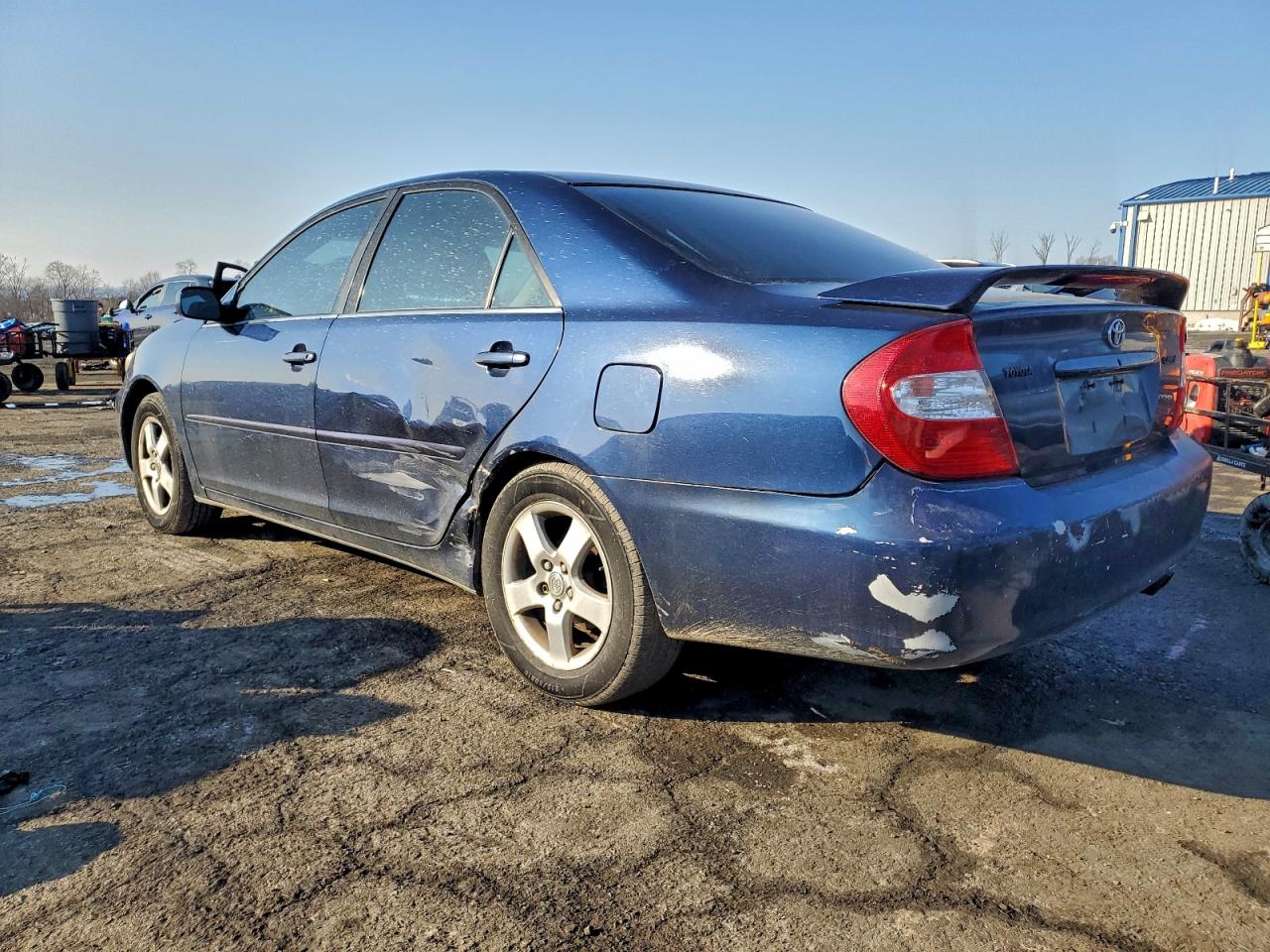 2003 TOYOTA CAMRY LE photo 2