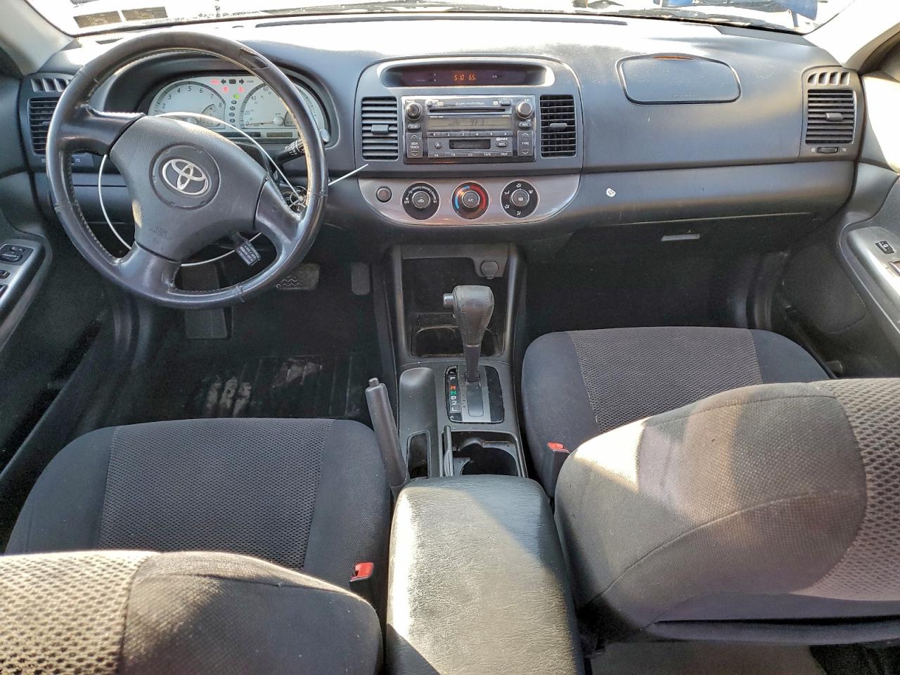 2003 TOYOTA CAMRY LE photo 8