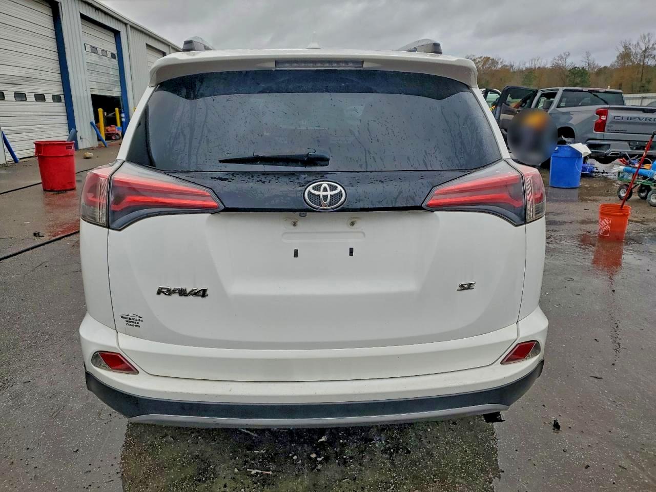 2017 TOYOTA RAV4 SE photo 6