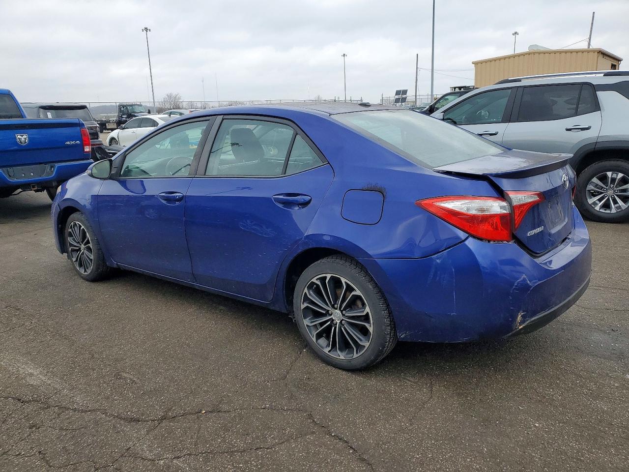 2015 TOYOTA COROLLA L photo 3
