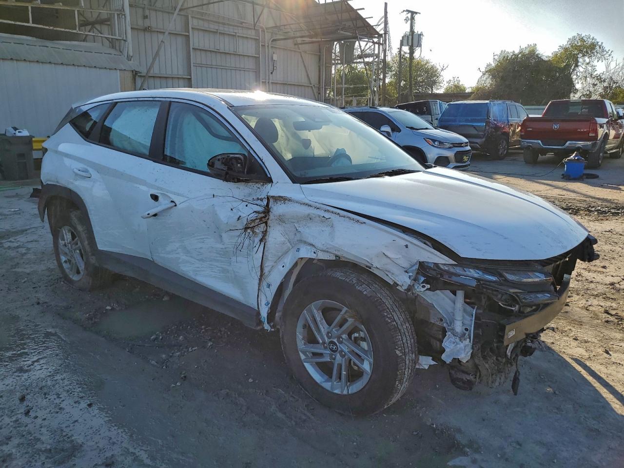 2025 HYUNDAI TUCSON SE photo 4